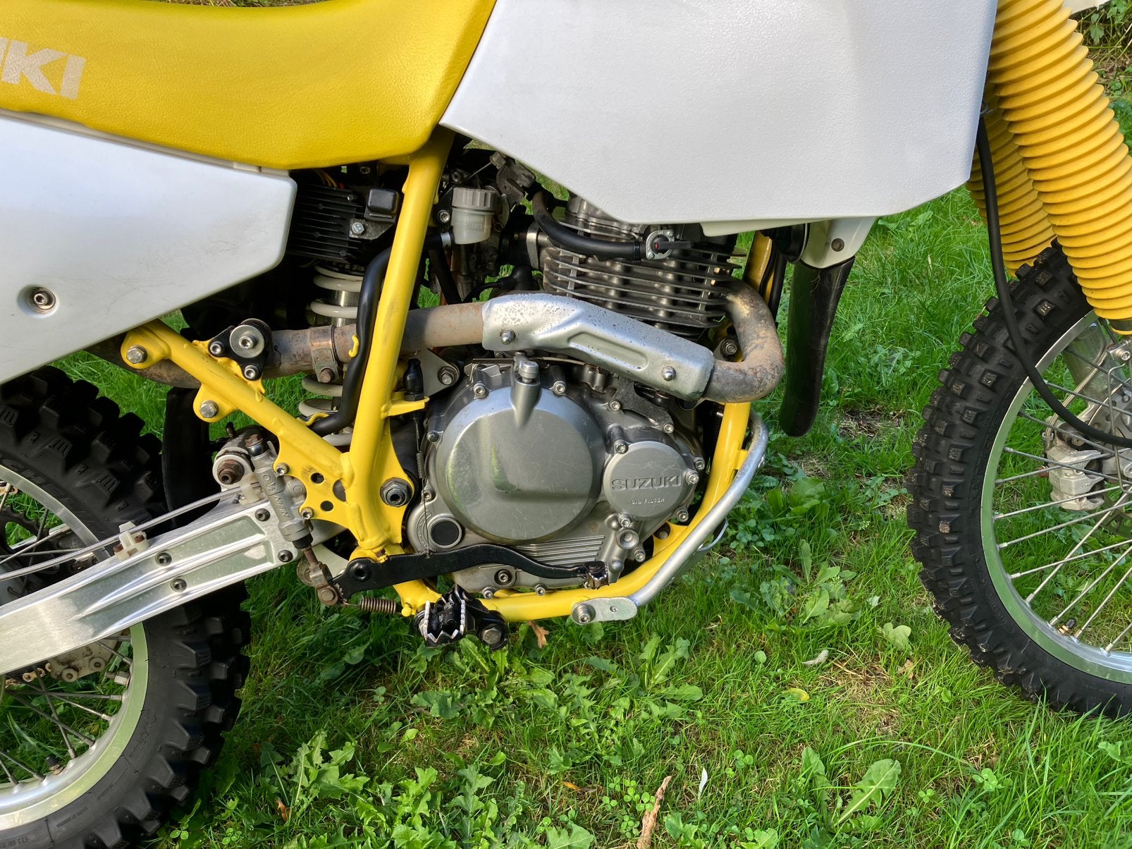 Foto 10 van Suzuki DR350se vintage enduro met elektrische start!