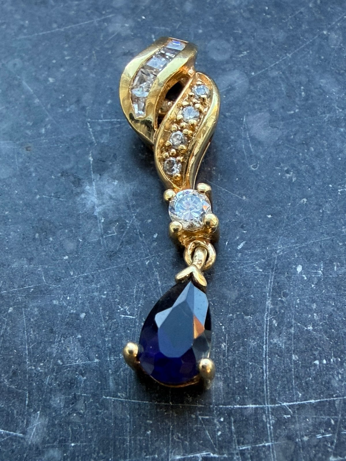 Vintage hanger met blauwe/zwarte steen, Ophalen of Verzenden, Zo goed als nieuw, Blauw