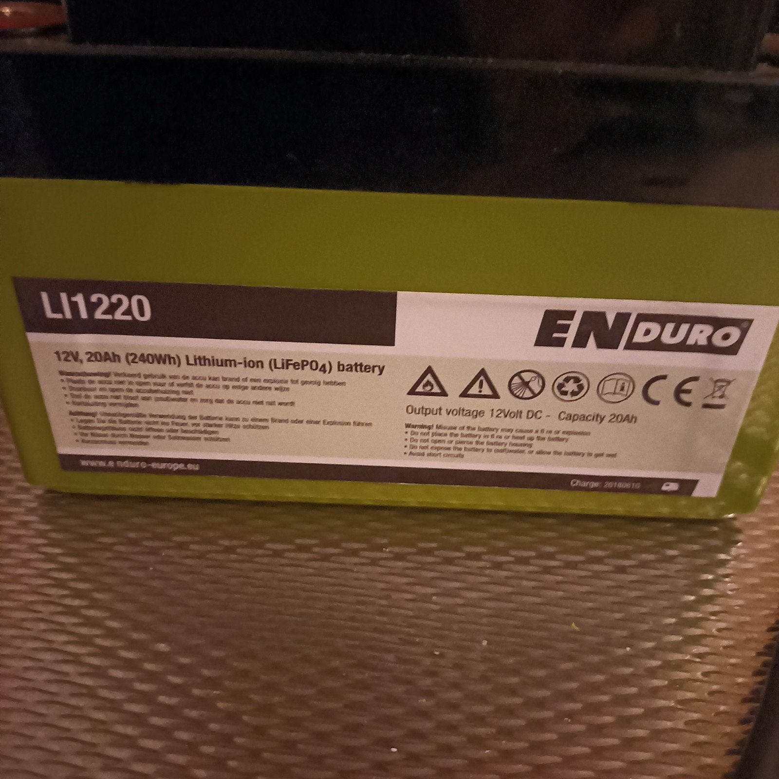 Enduro LI1220 12V 20Ah Lithium-ion (LiFePO4) accu met lader, Ophalen of Verzenden, Zo goed als nieuw, Oplaadbaar