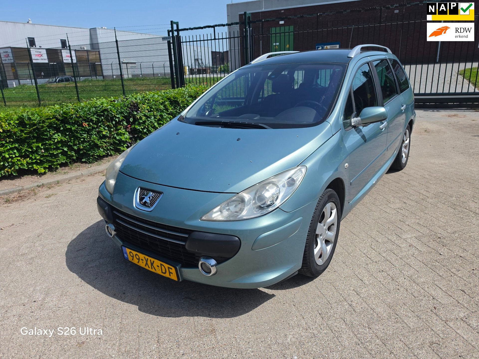 Peugeot 307 SW 2.0-16V XSi AUTOMAAT PANO 7 PERSOONS!, 745 kg, Gebruikt, Automatische klimaatregeling, 4 cilinders