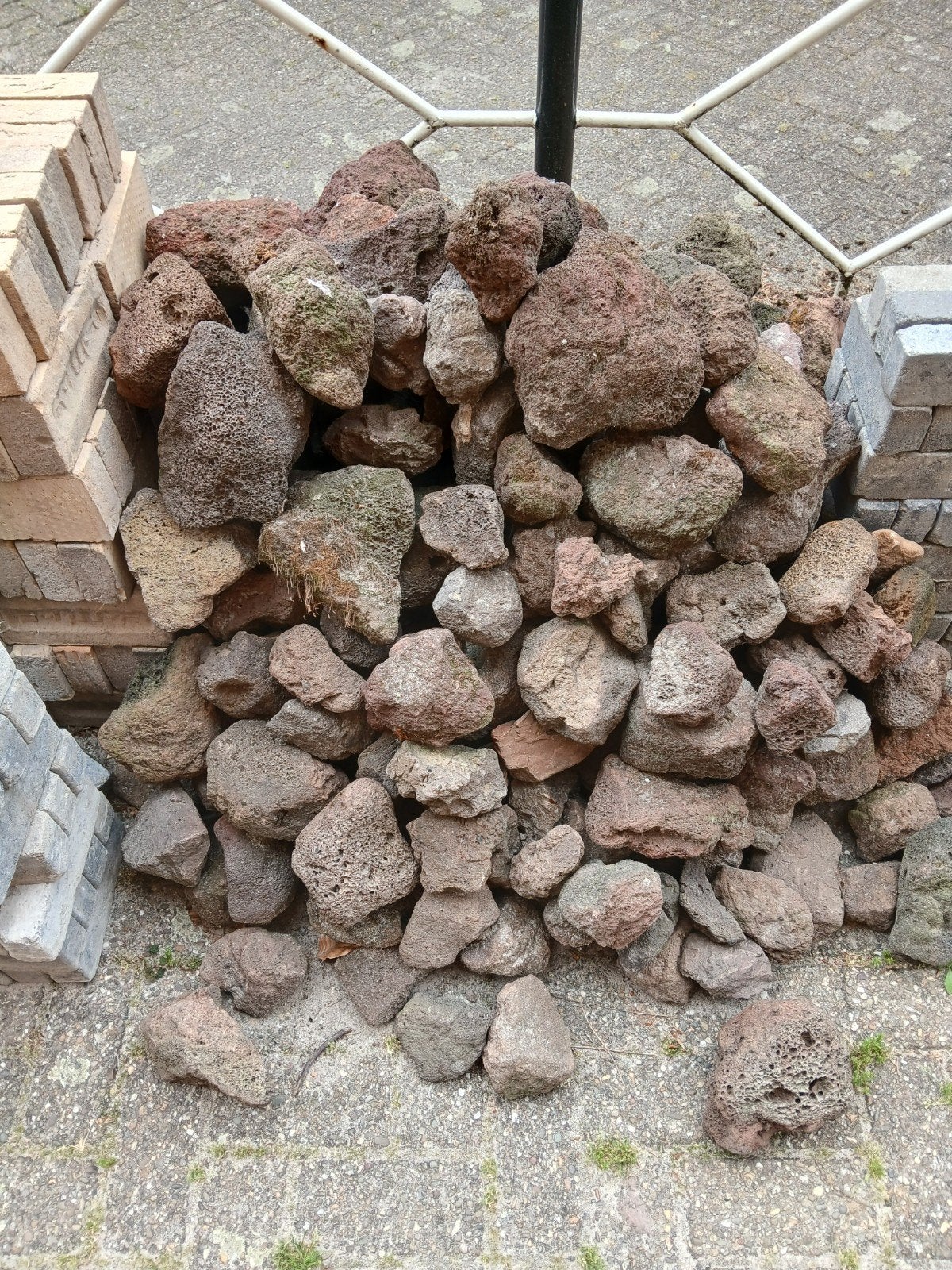 Lavasteen, Ophalen