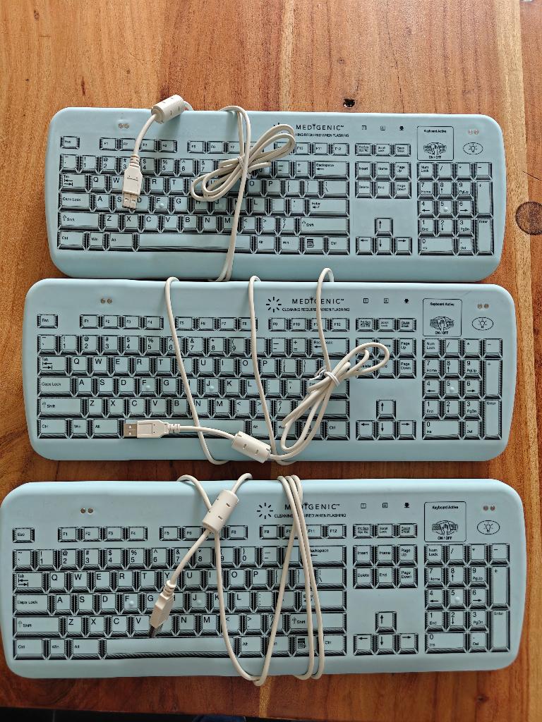 3x Medigenic Compliance Medisch Toetsenbord K104C02-US, Ergonomisch, Ophalen of Verzenden, Zo goed als nieuw, Qwerty