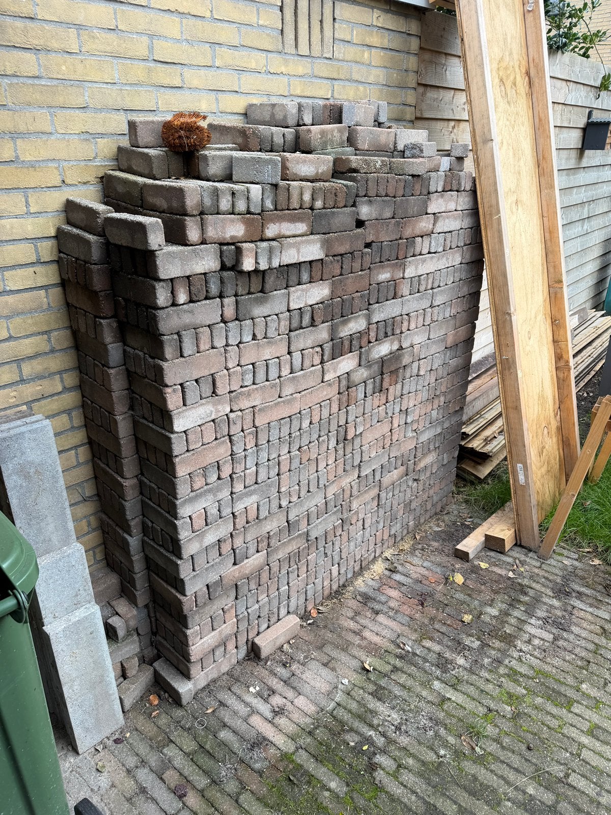 GRATIS 18m2 waaltjes klinkers, Tuin en Terras, Ophalen, Overige materialen, Gebruikt, Klinkers