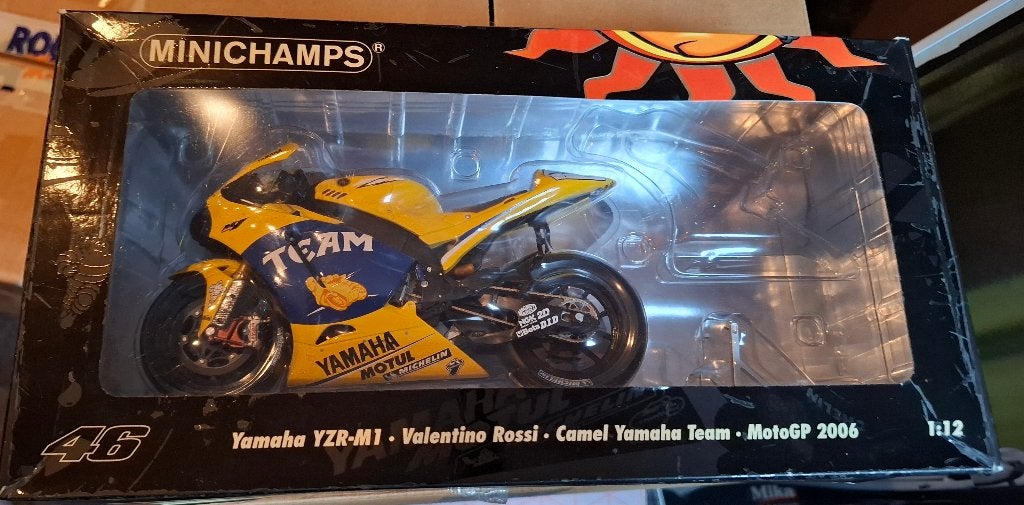 1.12 Minichamps yamaha yzr-m1 V. Rossi 2006, Hobby en Vrije tijd, Verzenden, Gebruikt, 1:9 t/m 1:12, Motor