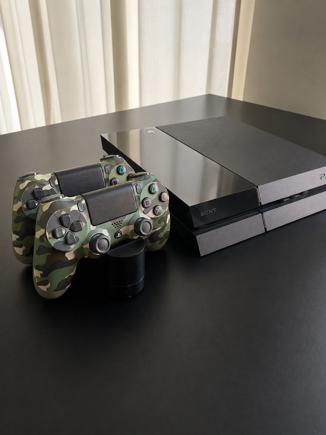 PlayStation 4 met 2 controllers en oplaadstation, Ophalen of Verzenden, Gebruikt, Met 2 controllers, Original