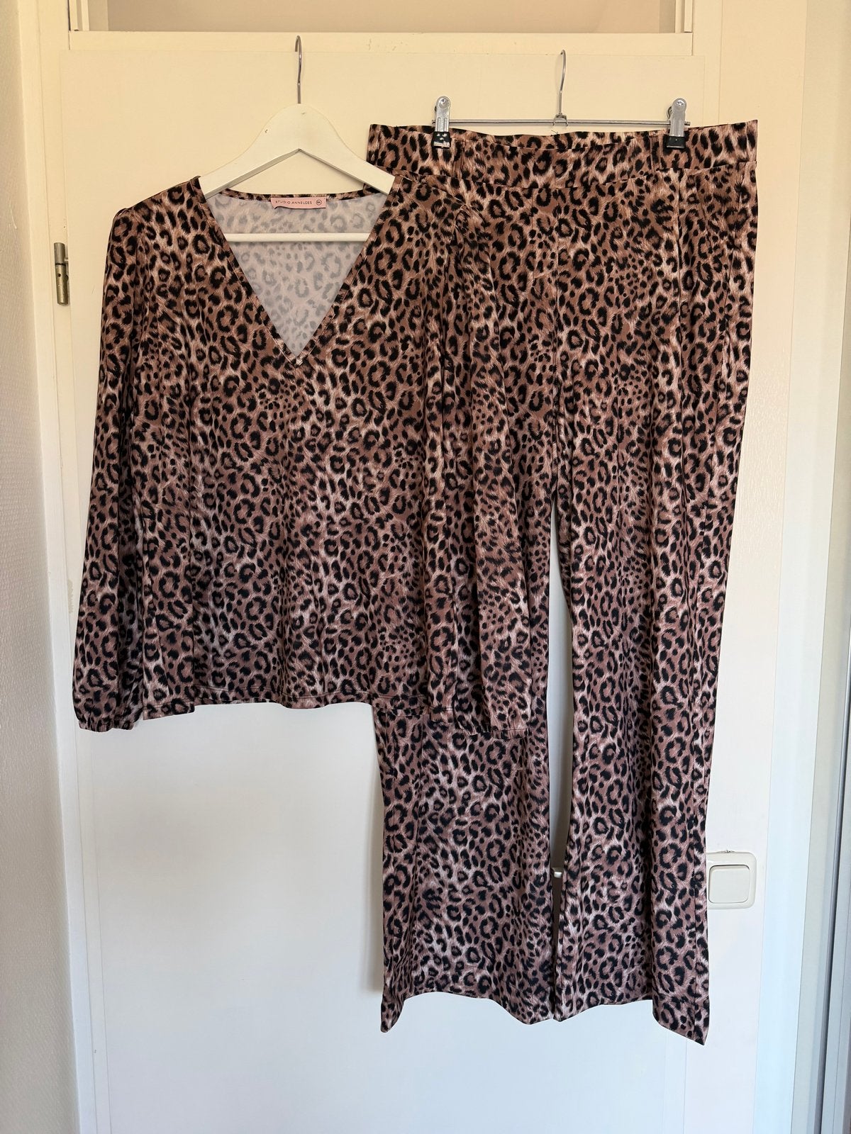 Nieuw! Studio Anneloes Travelstof Set XXL Panterprint, Kostuum of Pak, Bruin, Maat 46/48 (XL) of groter, Nieuw