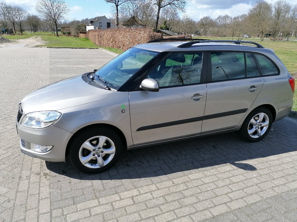 Skoda Fabia 1.2 TDI 55KW Greenline Combi 2012 Beige, Auto's, Skoda, Voorwielaandrijving, Stof, Zwart, 1199 cc