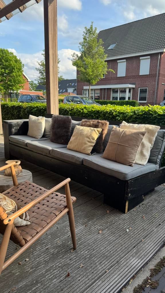 Tuinbank steigerhout | zwart met grijze kussens | Dutchwood, Ophalen, 5 zitplaatsen, Gebruikt, Steigerhout