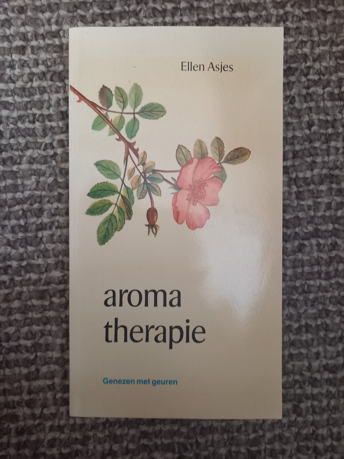 w03 Aromatherapie: Genezen met Geuren - Ellen Asjes, Boeken, Ophalen of Verzenden, Gelezen, Kruiden en Alternatief, Ellen Asjes