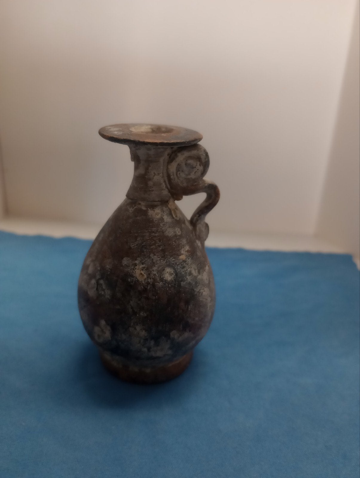 Antieke bodemvondst miniatuur oliekruik / Aryballos., Ophalen of Verzenden