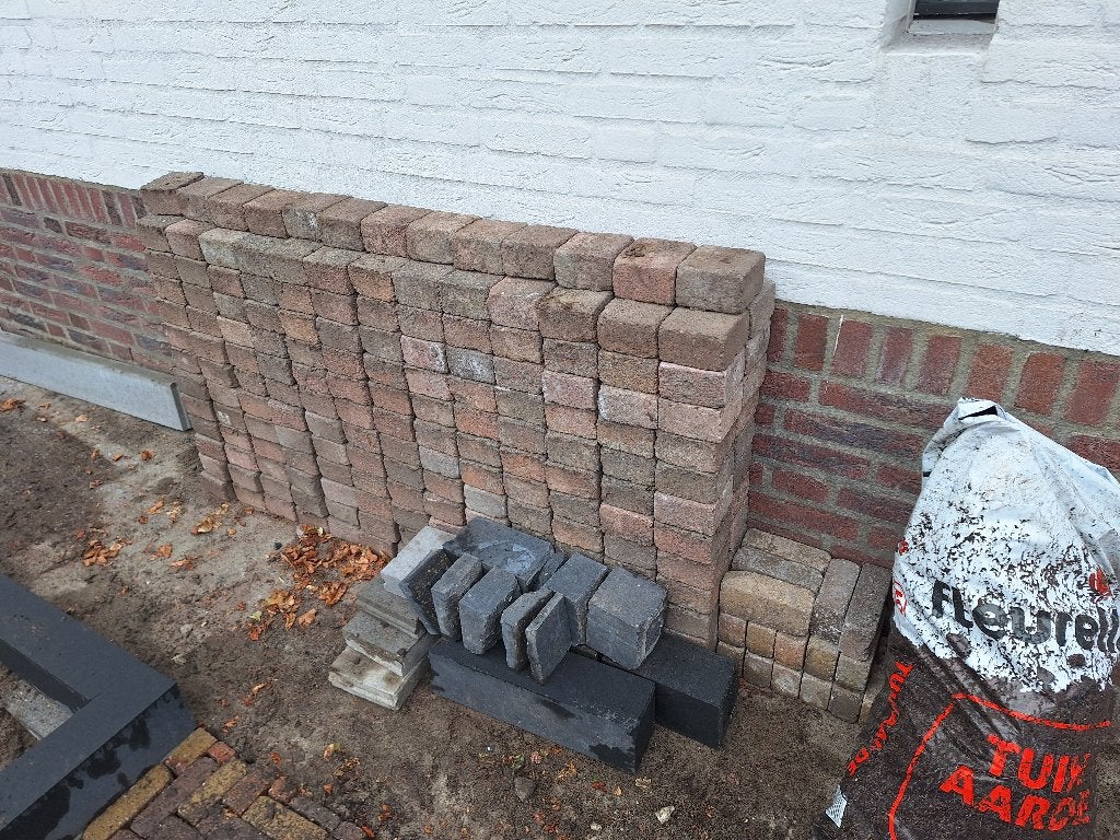GRATIS: 350 koppelstones 10cm x 10cm = 3,25 m2, Ophalen, Gebruikt, Klinkers, Minder dan 5 m²