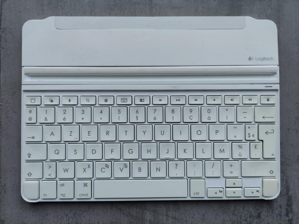 Logitech toetsenbord wit voor tablet (werkend), Computers en Software, Toetsenborden, Ophalen of Verzenden, Logitech toetsenbord