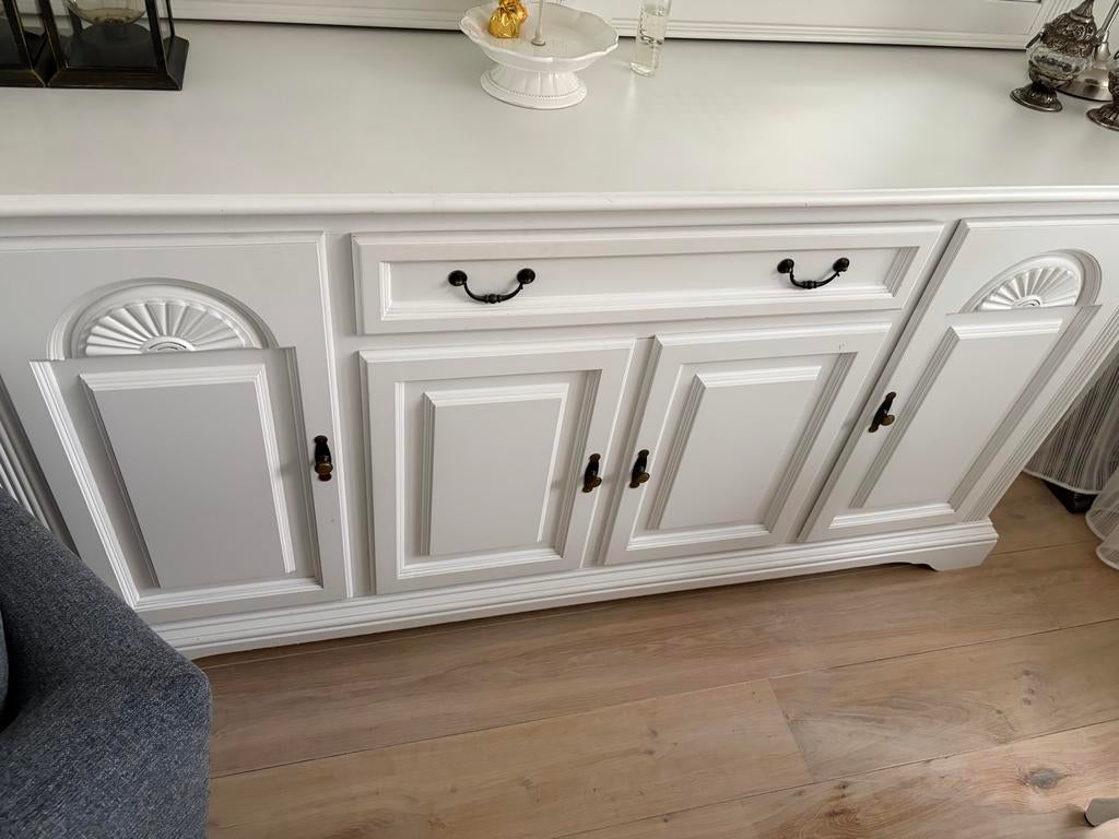 Elegant wit dressoir met lades en deuren, Huis en Inrichting, Kasten | Dressoirs, Gebruikt, 150 tot 200 cm, Ophalen of Verzenden