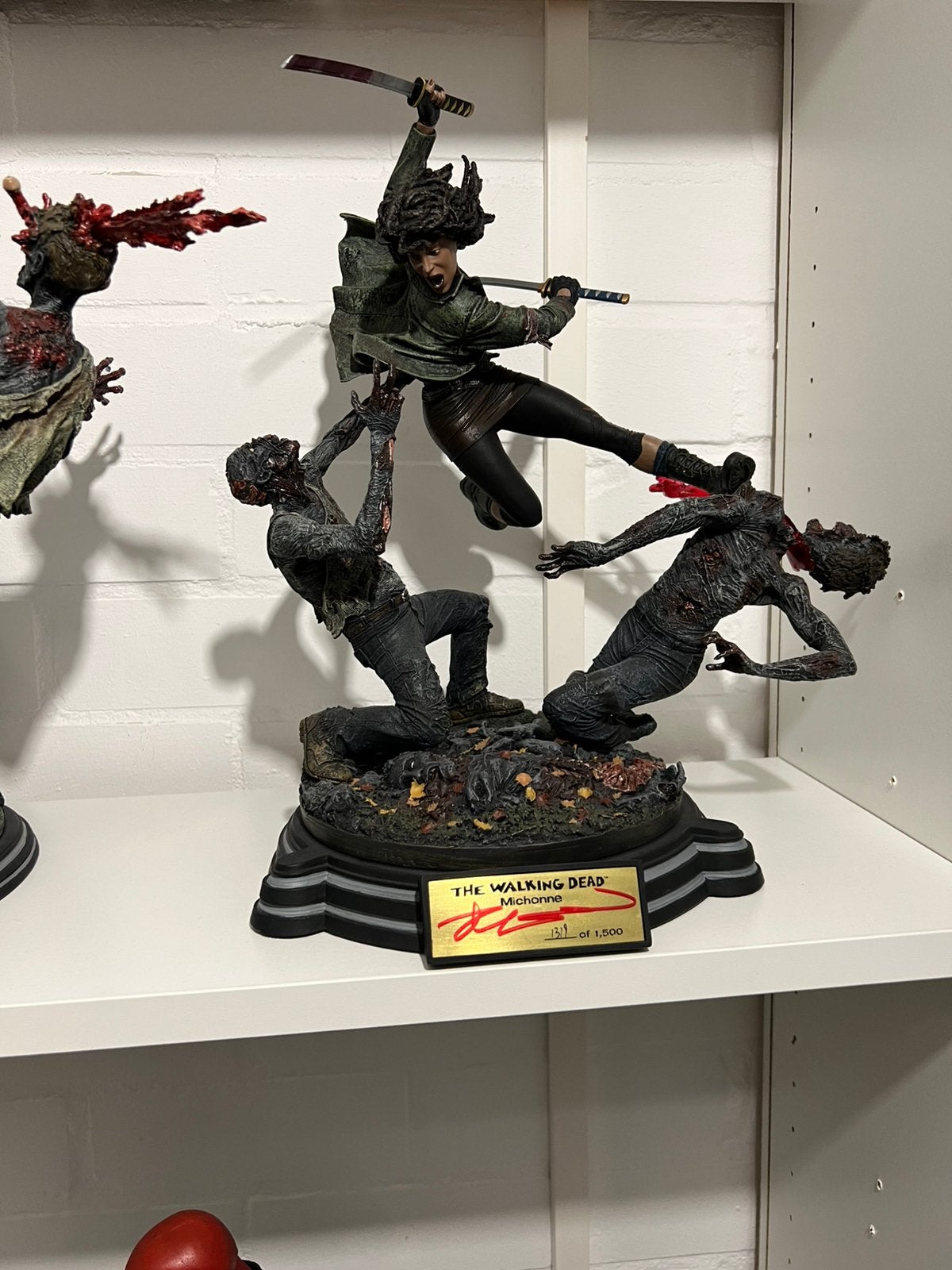 MC Farlane Walking Dead Michonne Statue, Verzamelen, Ophalen, Zo goed als nieuw, Beeldje, Replica of Model
