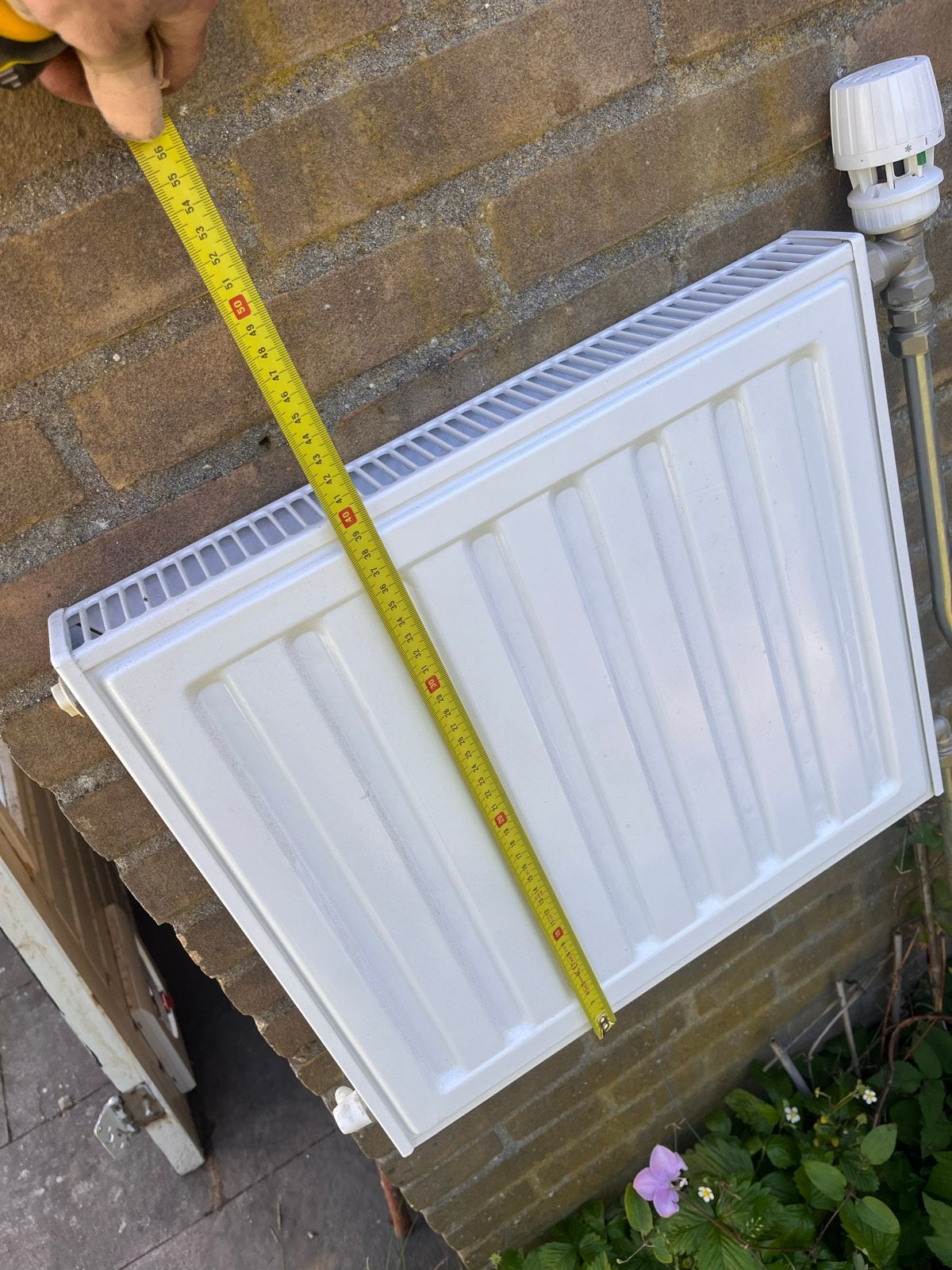 Compacte radiator met thermostaatknop 40x45 cm, Doe-het-zelf en Verbouw, Verwarming en Radiatoren, Ophalen, 30 tot 80 cm, Gebruikt