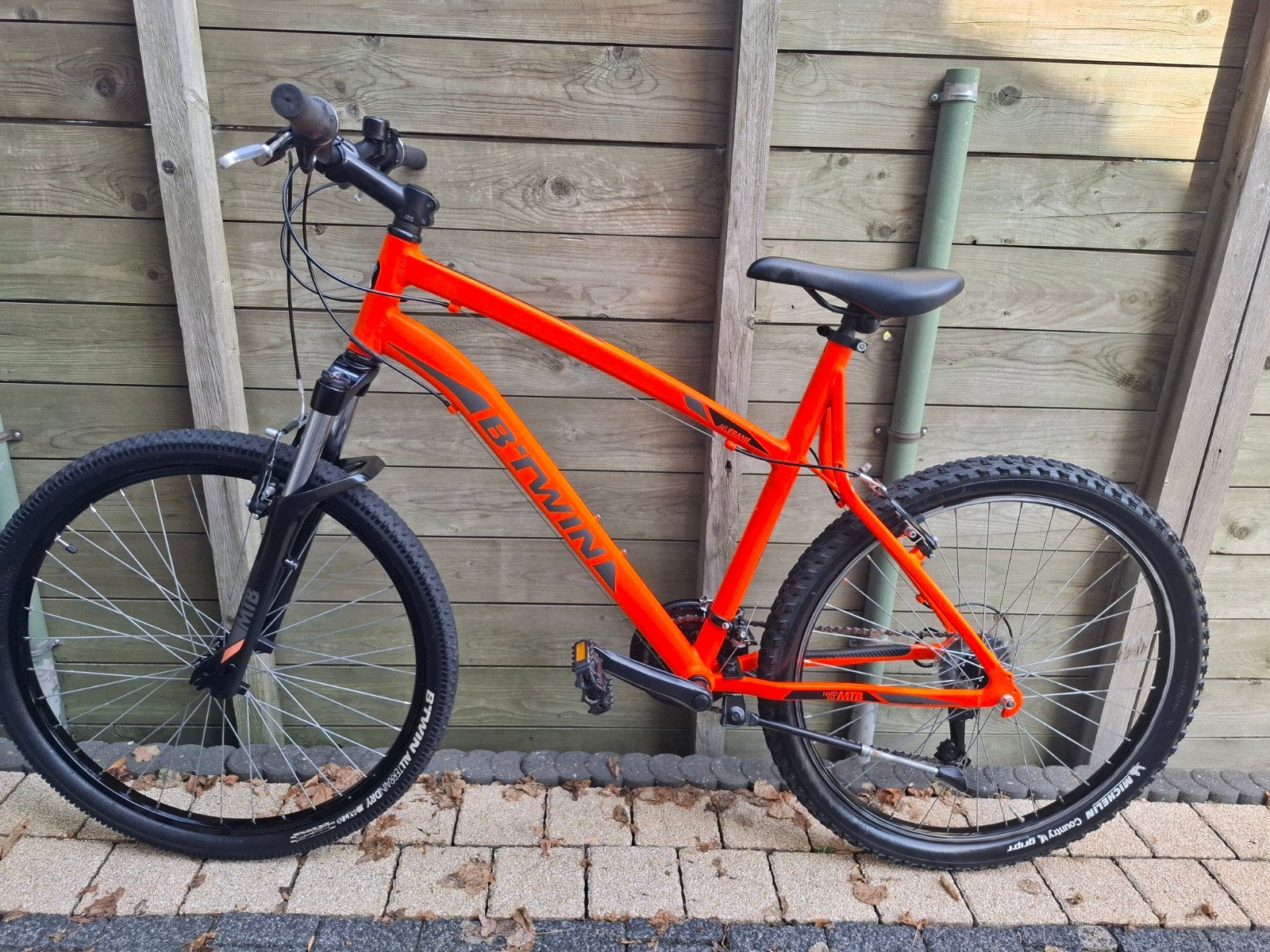 Nieuwstaat: mountainbike Rockrider ST340 / Framemaat L, Fietsen en Brommers, Fietsen | Mountainbikes en ATB, Hardtail, Velgrem
