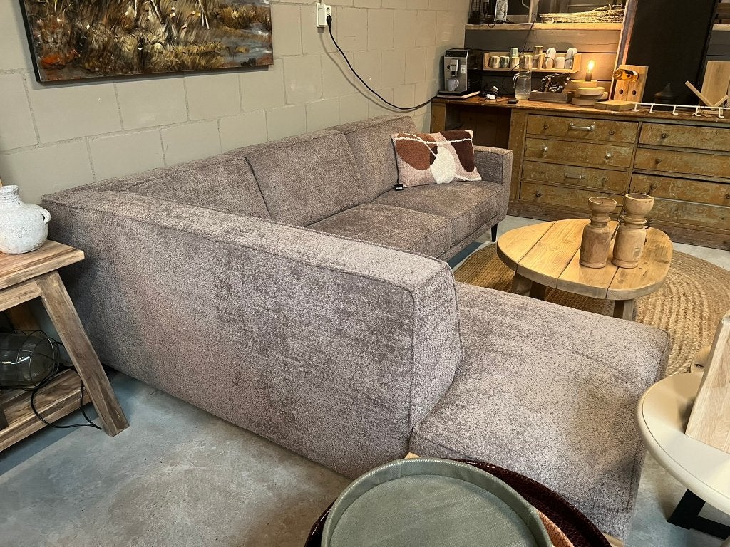 hoekbank Fleur Sevn kleur taupe nu showroomopruiming, Huis en Inrichting, 250 tot 300 cm, Nieuw, Ophalen of Verzenden, Stof