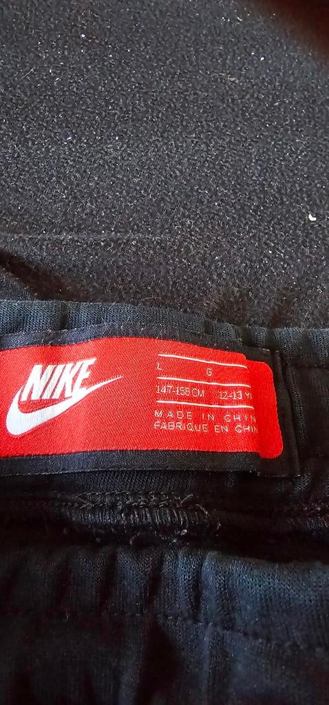 Nike joggingbroek zwart - Maat L (147-158 cm), Kinderen en Baby's, Kinderkleding | Maat 152, Broek, Gebruikt, Jongen of Meisje