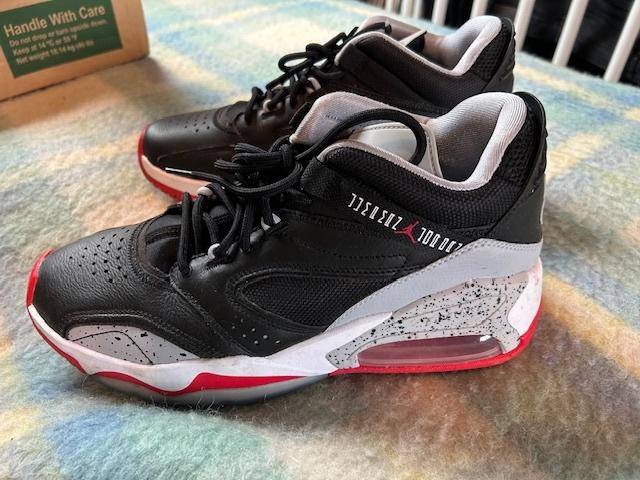Jordan Point Lane (Black Cement), Ophalen, Zo goed als nieuw, Zwart