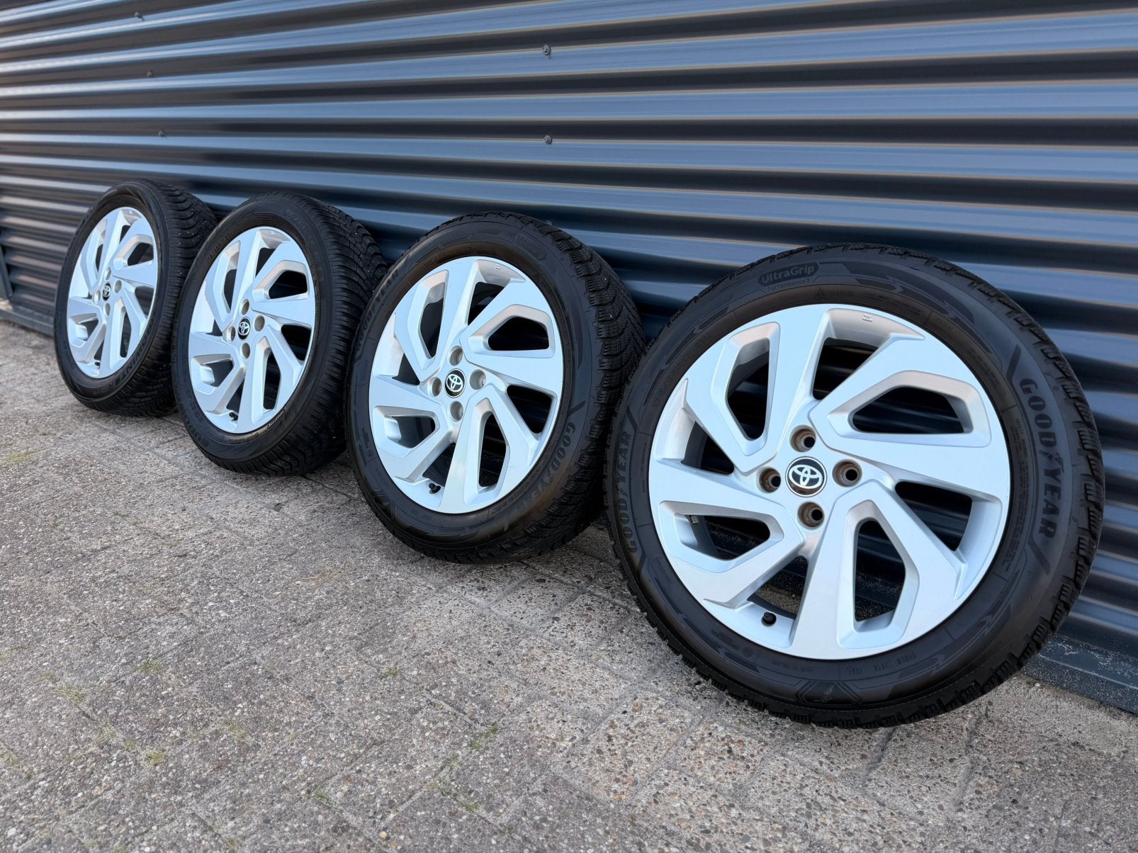 ❄️ OEM Toyota Aygo X 17 inch 4x100 Winter Schadevrij ❄️ ️, Ophalen, Gebruikt, 175 mm, Banden en Velgen