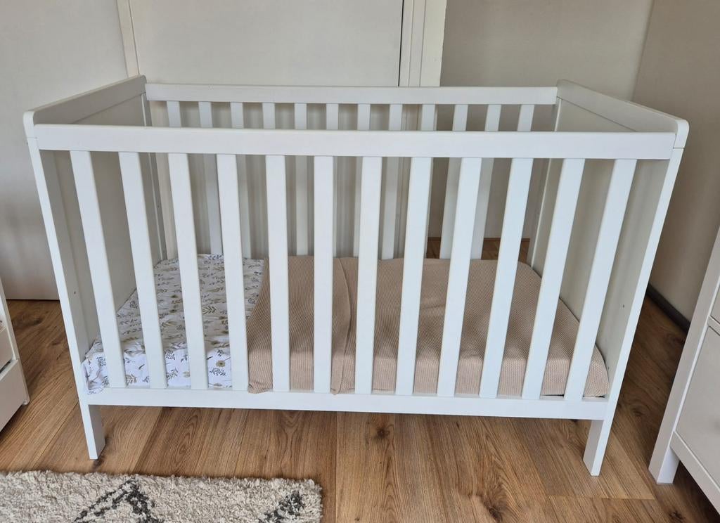 2x hetzelfde ledikant te koop incl. Zgan matras tweeling, Kinderen en Baby's, Babywiegjes en Ledikanten, Ophalen, Zo goed als nieuw
