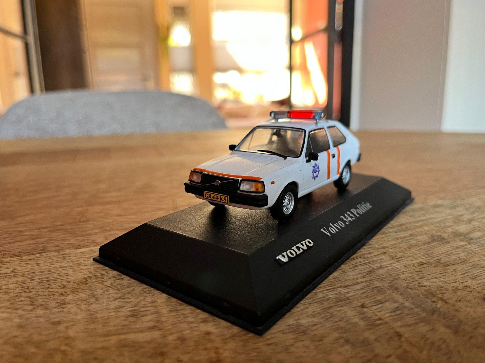Atlas Volvo Collection 343 Politie 1:43 in ovp, Hobby en Vrije tijd, Modelauto's | 1:43, Ophalen of Verzenden, Zo goed als nieuw