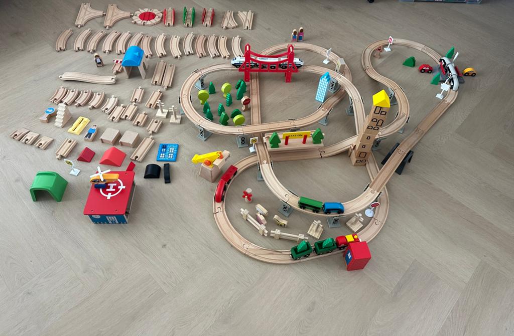 Treinbaan Bandits & Angels en Ikea, Kinderen en Baby's, Speelgoed | Houten speelgoed, Ophalen, Zo goed als nieuw