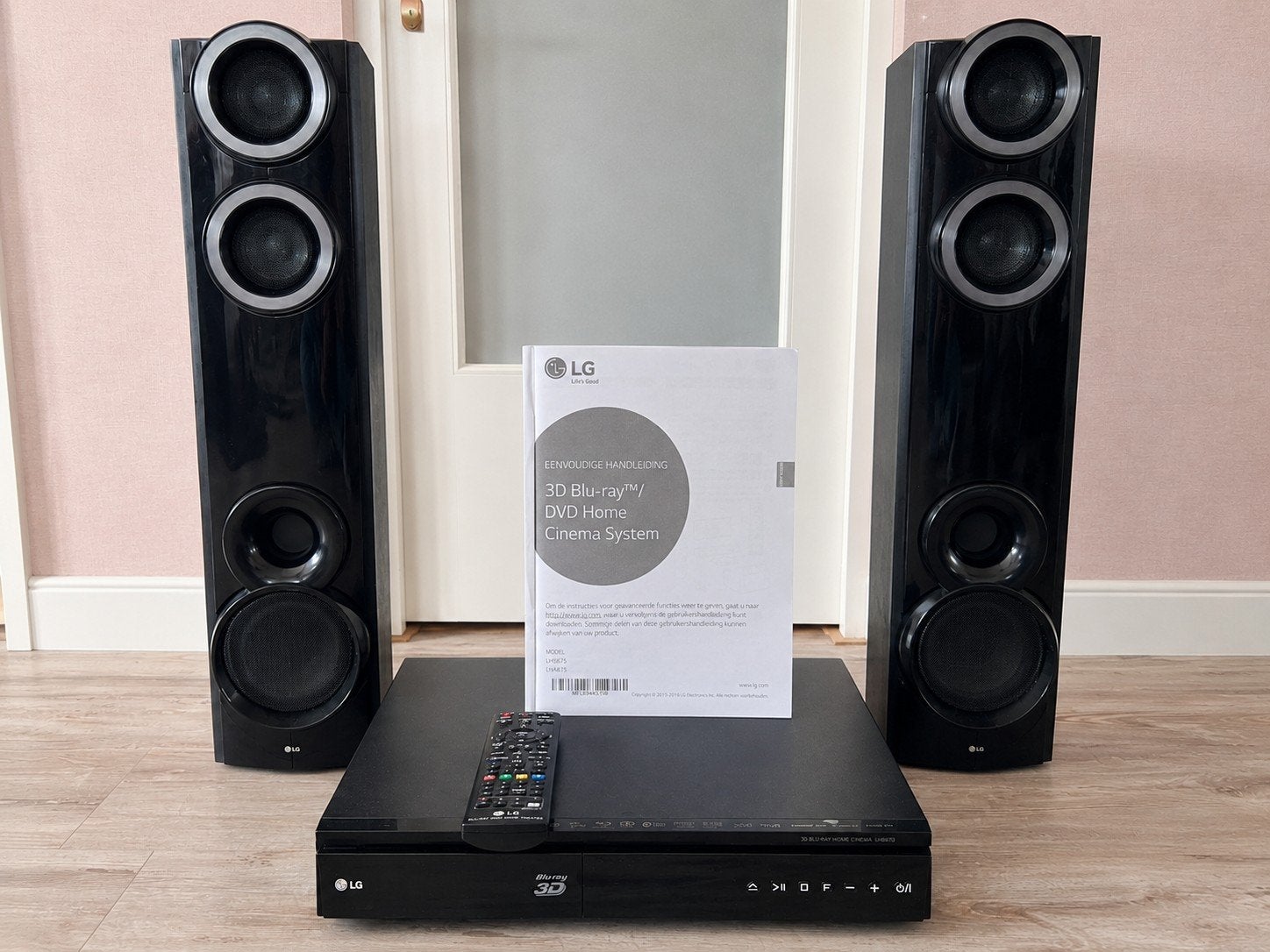 Complete LG 3D Blu-ray Home Cinema set (LHB675) – werkt perf, Blu-ray-speler, 70 watt of meer, Zo goed als nieuw, Ophalen