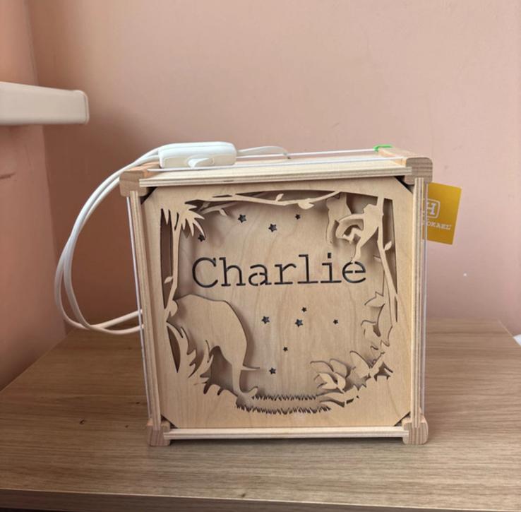 Houten Safari wandlamp met naam Charlie, Kinderen en Baby's, Kinderkamer | Inrichting en Decoratie, Ophalen of Verzenden, Nieuw