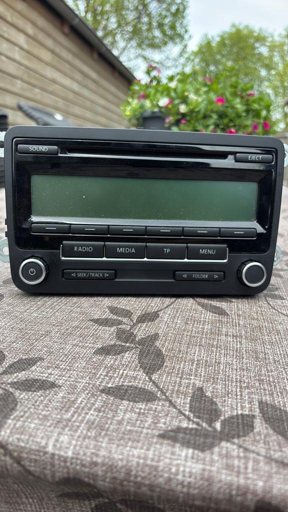 Volkwagen polo 2009 originele radio, Auto diversen, Autoradio's, Ophalen of Verzenden, Zo goed als nieuw