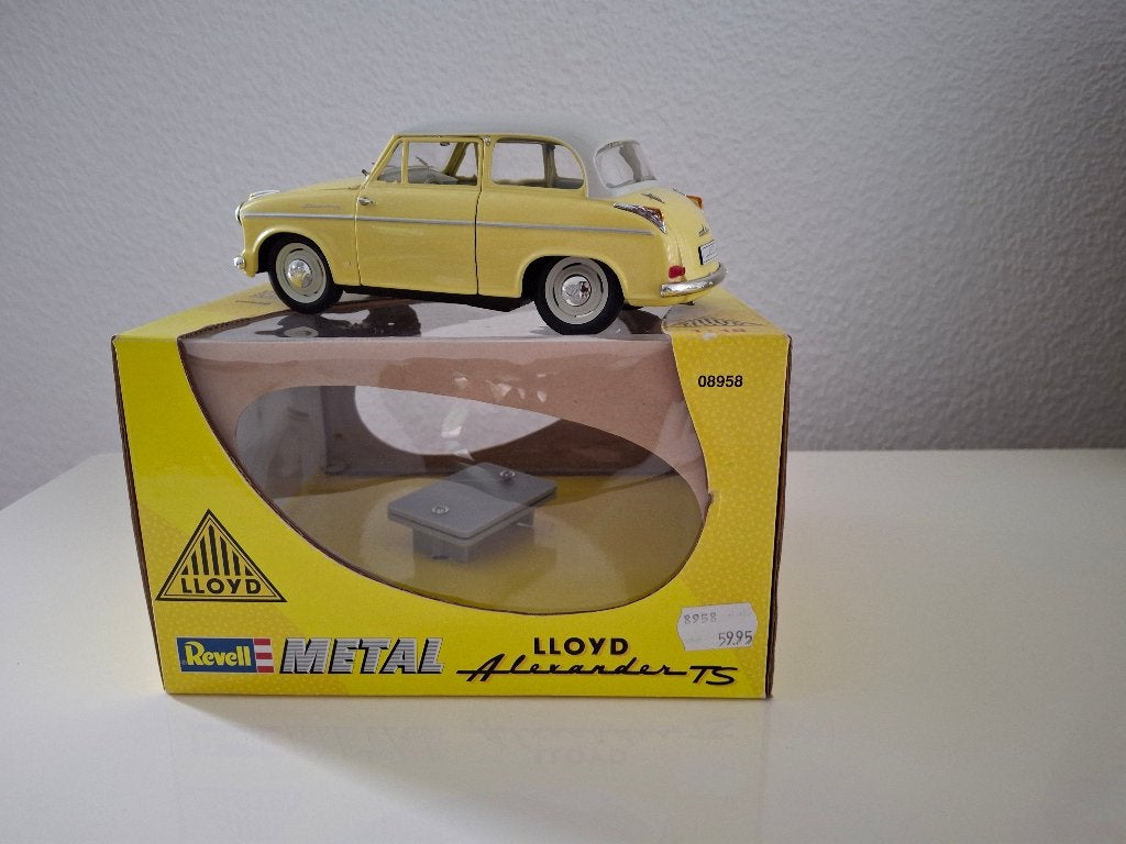 REVELL METAL - MODEL LLOYD ALEXANDER TS - 1 : 18 schaal, Hobby en Vrije tijd, Ophalen, Zo goed als nieuw, Auto, Overige merken