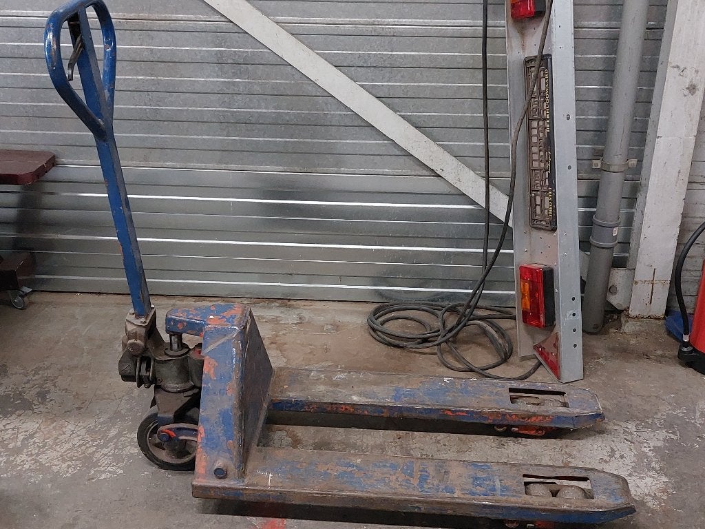 Palletwagen met lichte slijtage aan een wieltje, Ophalen, Gebruikt, Overige typen, Overige merken