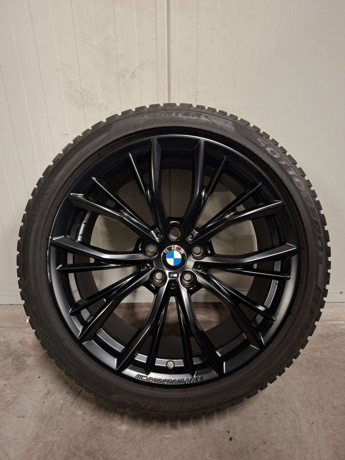 19' BMW 5 8 Serie Styling 786M Performance met winterbanden, 19 inch, 245 mm, Banden en Velgen, Personenwagen