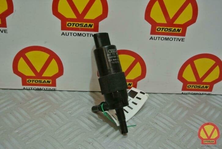 audi a4 a5 koplampsproeier koplamp sproeier 8k0955681, Auto-onderdelen, Gebruikt, AUDI AG, Auto-Union-Strasse 1
85045  Ingolstadt, DE