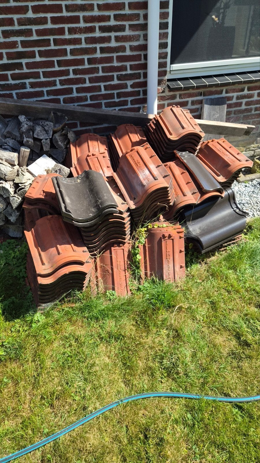 Koramic OVH matzwart verglaasde dakpannen, 145 stuks, Doe-het-zelf en Verbouw, Ophalen, 10 tot 15 m², Steen of Klei, Zwart