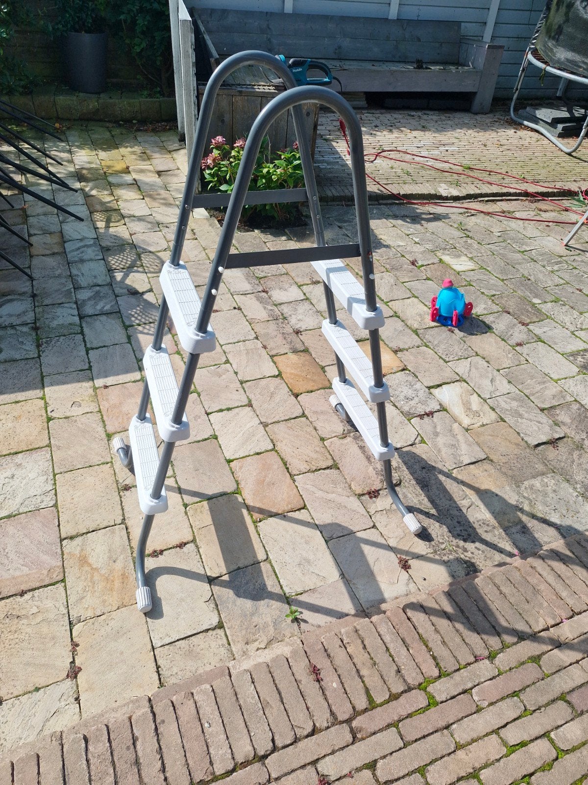 Zwembadtrappetje, Tuin en Terras, Ophalen, Zo goed als nieuw, Ladder