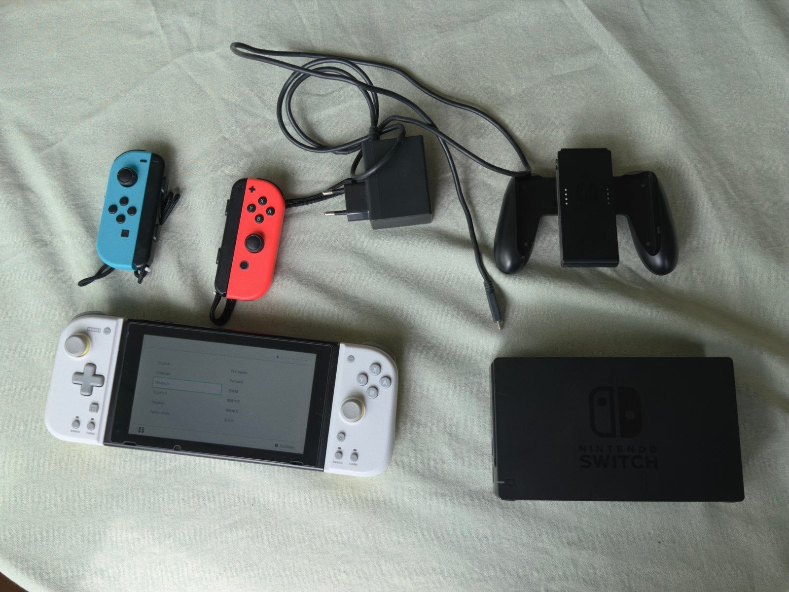 Originele Nintendo Switch met Split Pad Compact, Spelcomputers en Games, Spelcomputers | Nintendo Switch, Ophalen, Gebruikt, Met 3 controllers of meer