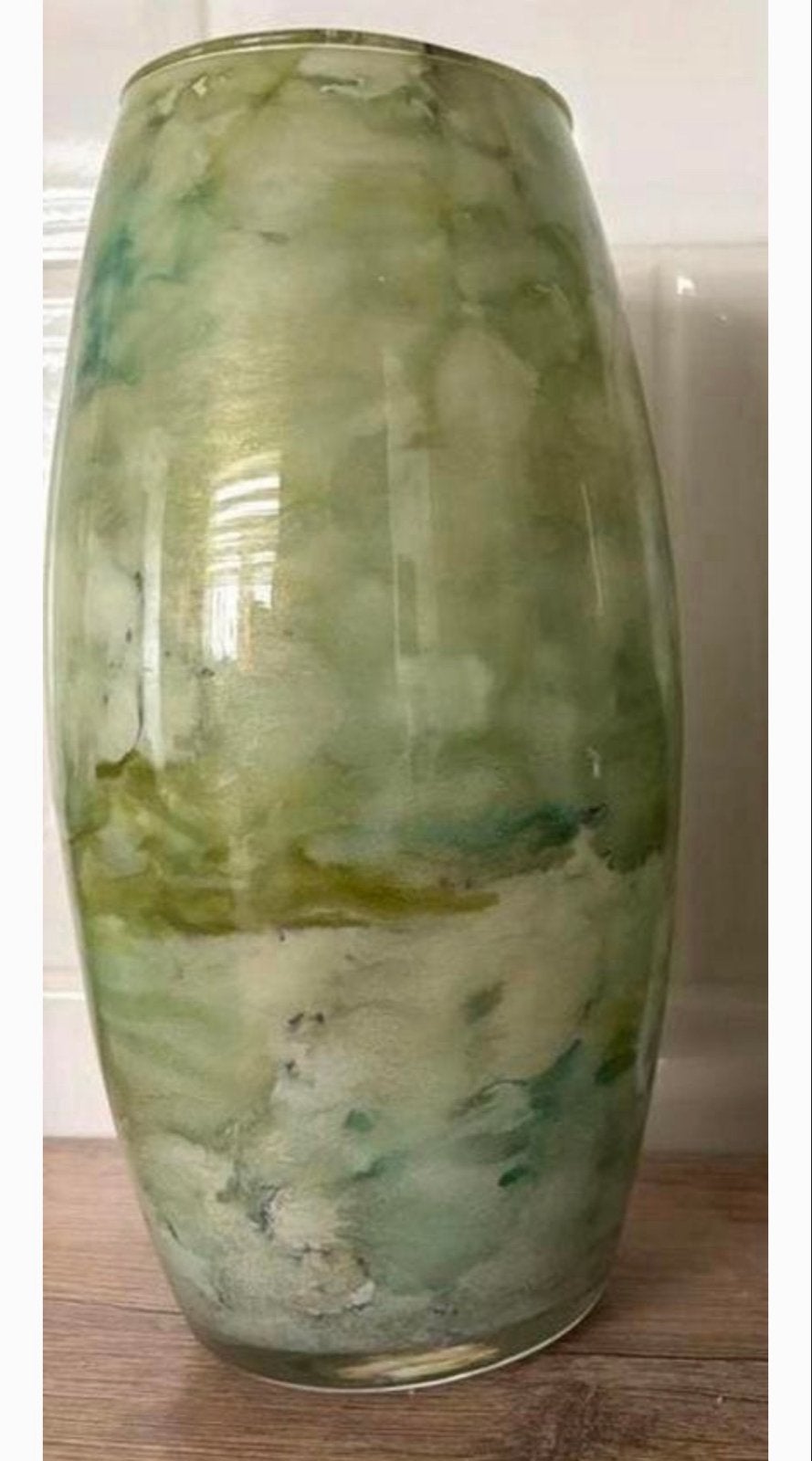 Grote glazen vaas met groen-witte marmerlook, Met patroon/structuur, Ophalen of Verzenden, Groen, Glas