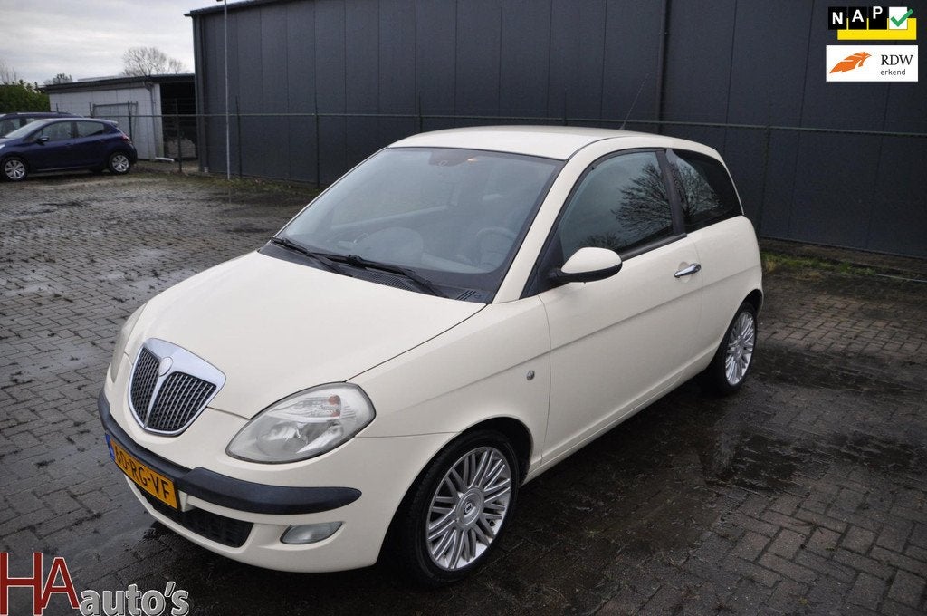 Lancia Ypsilon 1.2-16V Oro *AIRCO*, Auto's, Lancia, Bedrijf, Te koop, Ypsilon, ABS, Airbags, Airconditioning, Boordcomputer, Centrale vergrendeling