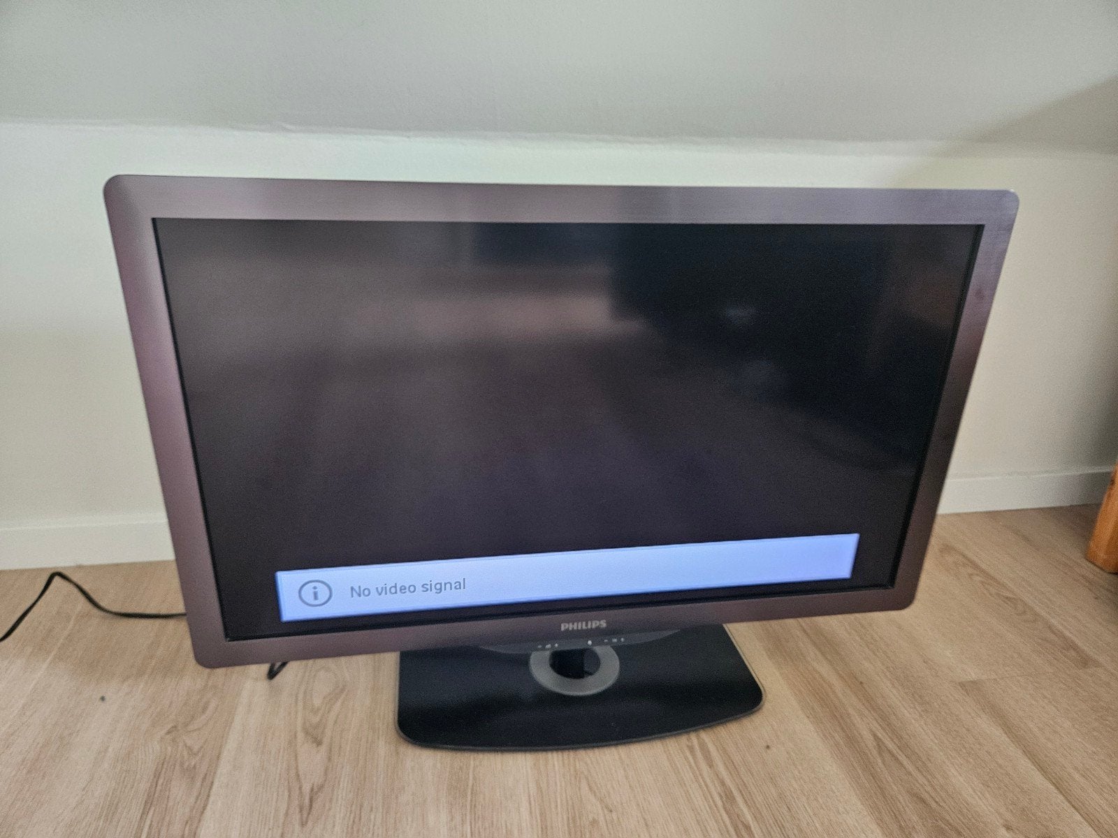 Goedwerkende Philips TV met afstandsbediening, Ophalen, Philips, 50 Hz, 80 tot 100 cm