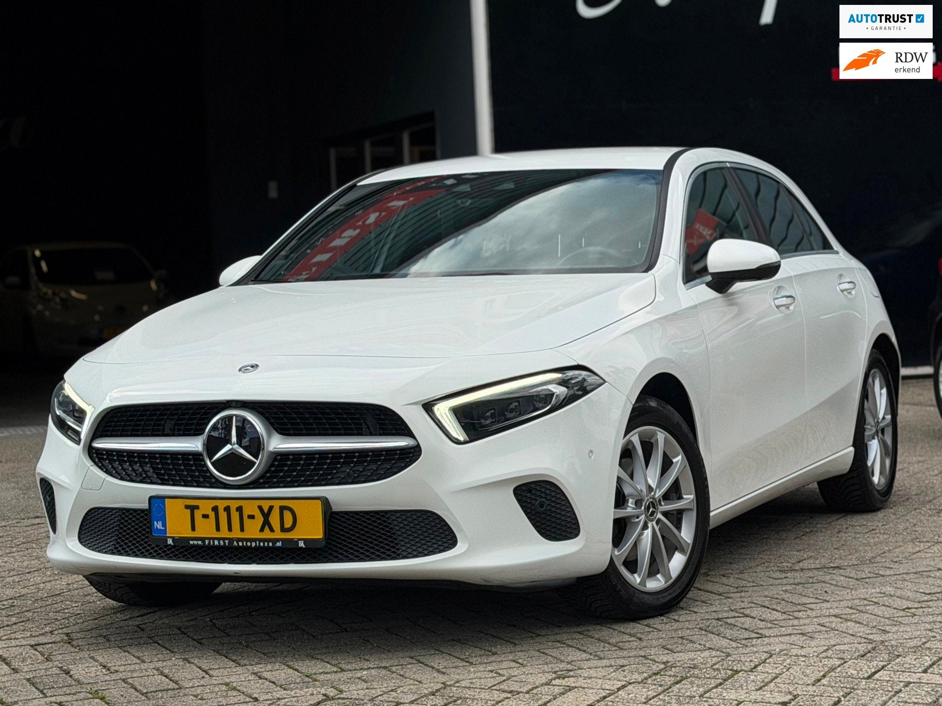 Mercedes-Benz A-klasse 180 d Business Solution HUD/BURMESTER, Gebruikt, Euro 6, 4 cilinders, Wit