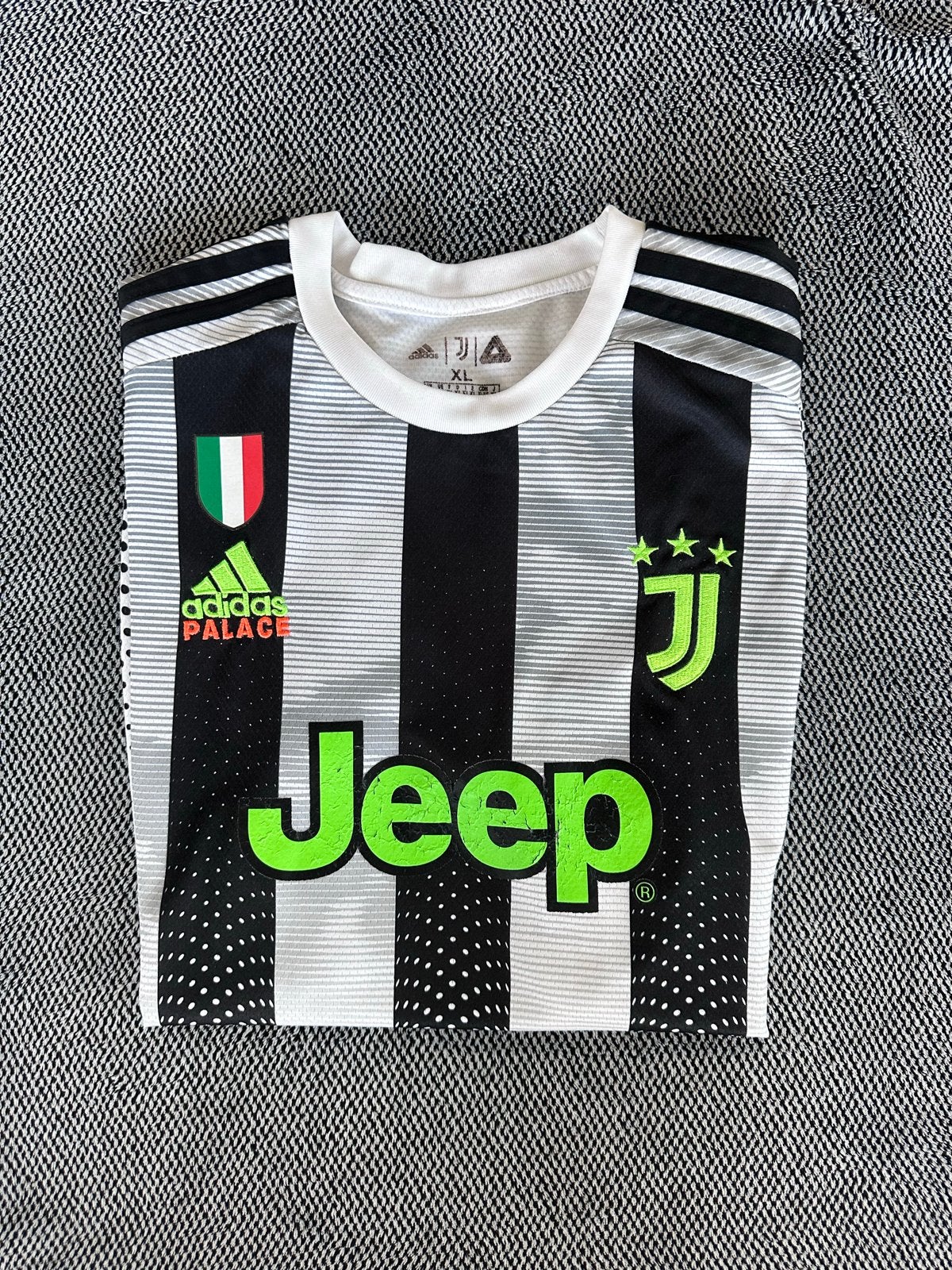 Juventus Special Edition Voetbalshirt - Maat XL, Ophalen of Verzenden, Zo goed als nieuw, Jongen