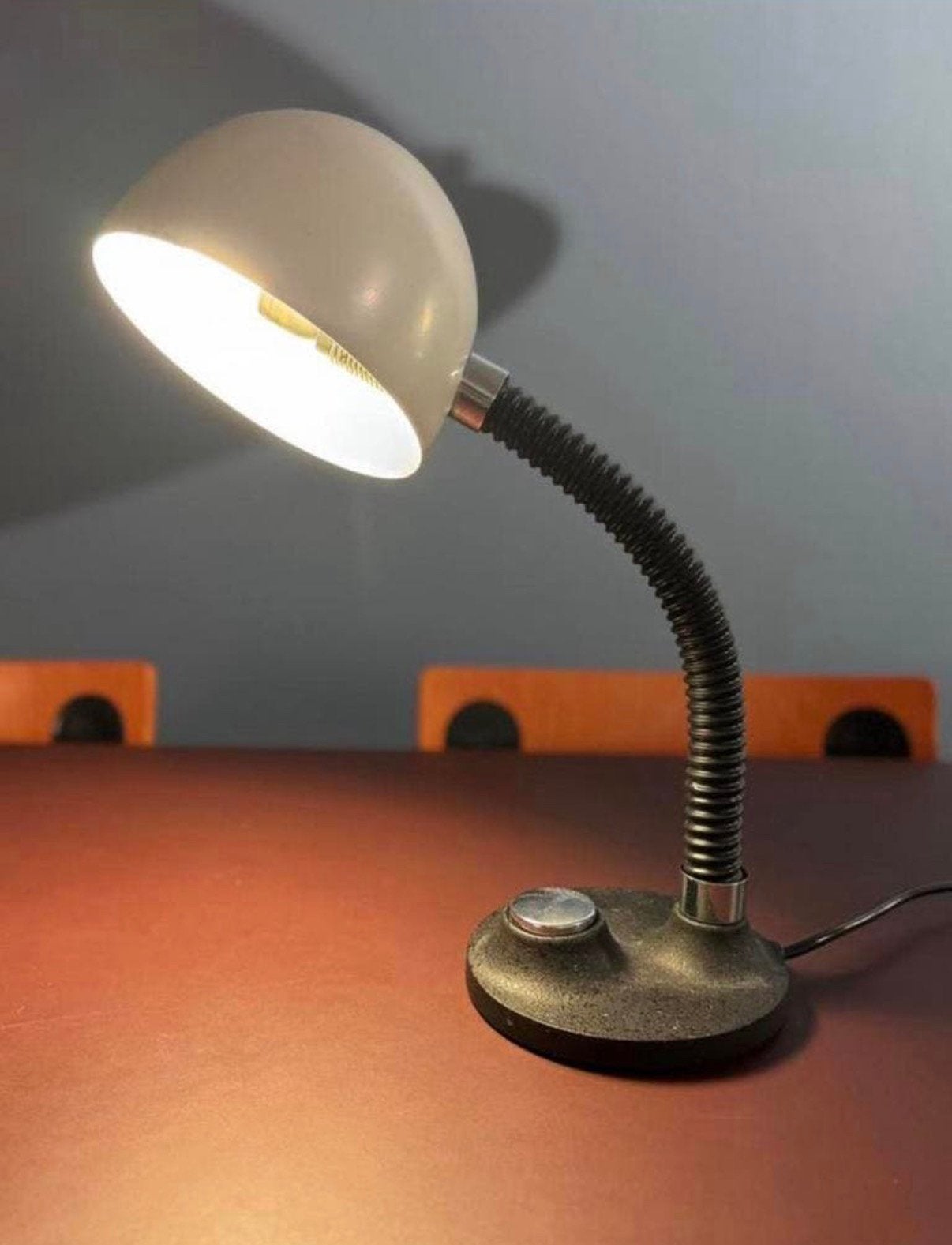 Vintage Egon Hillebrand wit metalen bureaulamp.547, Bureaulamp, Overige merken, Met schakelaar, Wit