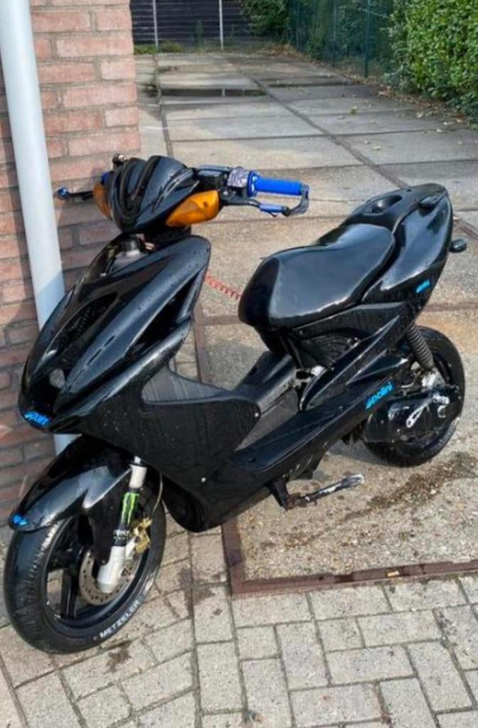 Aerox 70cc 2t polini, Fietsen en Brommers, Scooters | Yamaha, Ophalen of Verzenden, Zo goed als nieuw, Tweetakt, Aerox