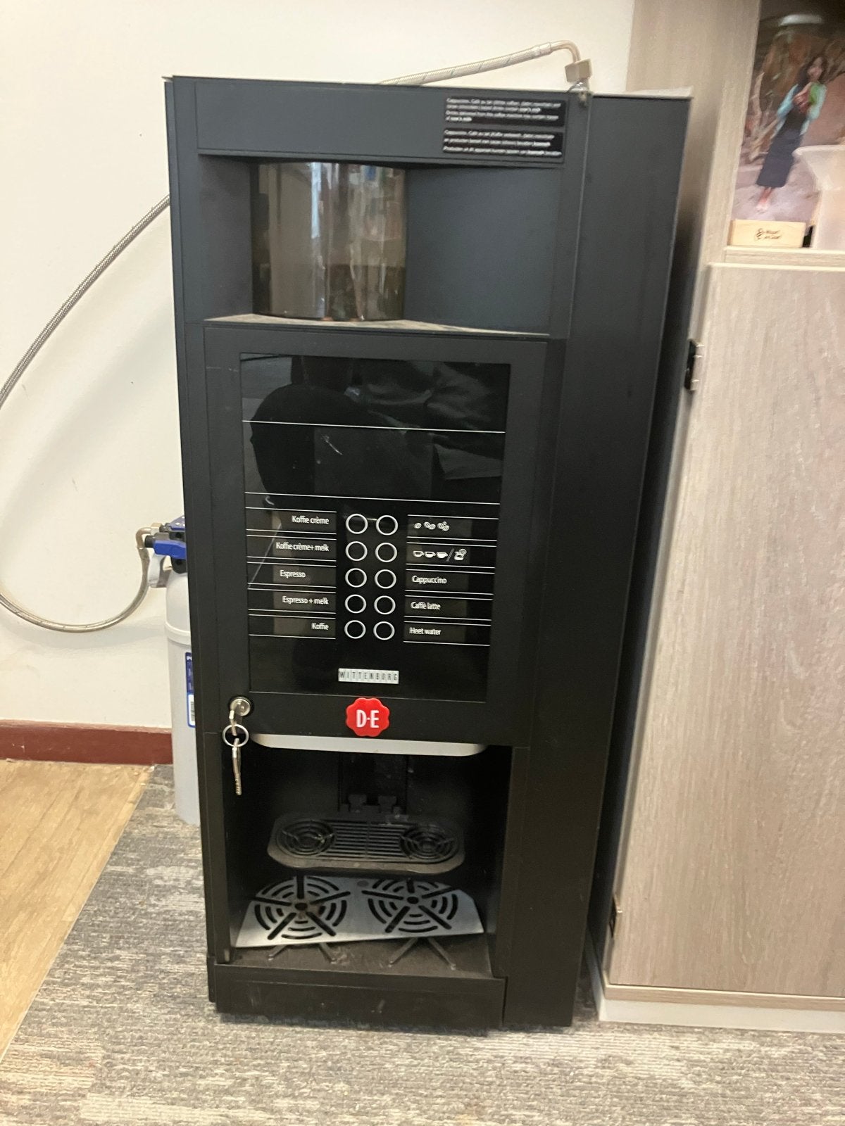 Douwe Egberts Koffiemachine met waterfilter, Ophalen, Gebruikt, 10 kopjes of meer, Koffiemachine