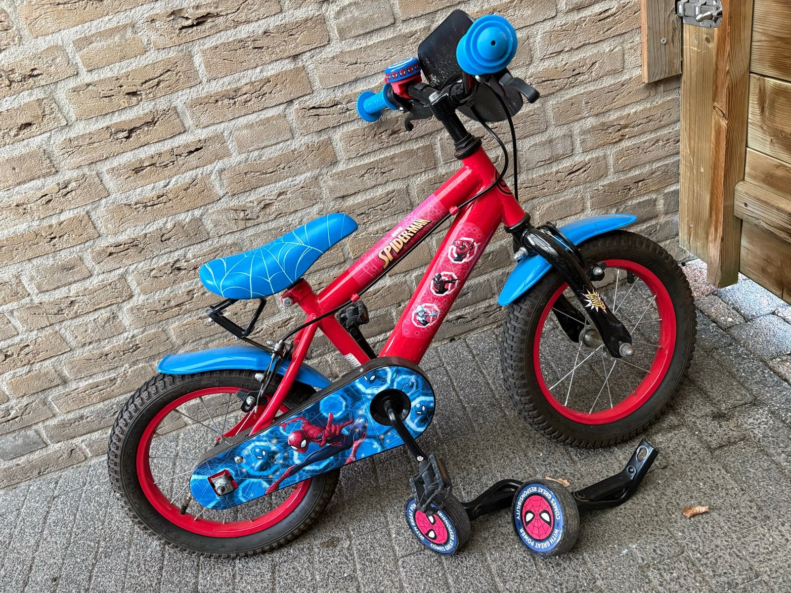 Spider-Man kinderfietsje 2-4 jaar met zijwieltjes, Zijwieltjes, Velgrem, Ophalen of Verzenden, Minder dan 16 inch
