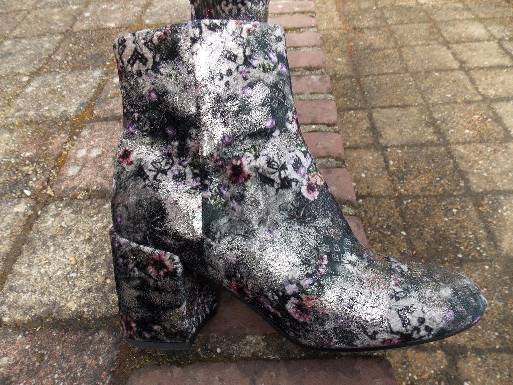 Louisa Italy laarsje bloemetjes en glans nieuwst. mt 41, Kleding | Dames, Schoenen, Overige kleuren, Louisa italy, Lage of Enkellaarzen