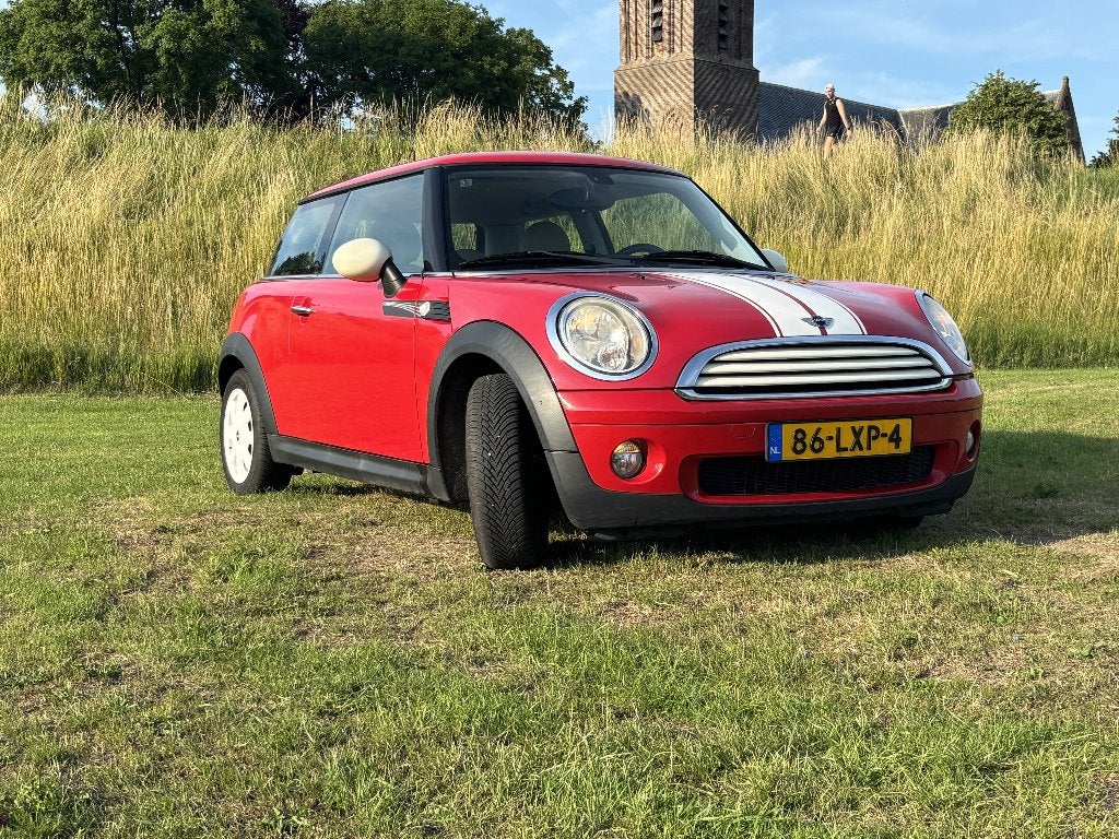 Mini 1.6 ONE | Beurt | APK | Airco | NAP | Navi | Inruil |, Voorwielaandrijving, 40 €/maand, 4 cilinders, 4 stoelen