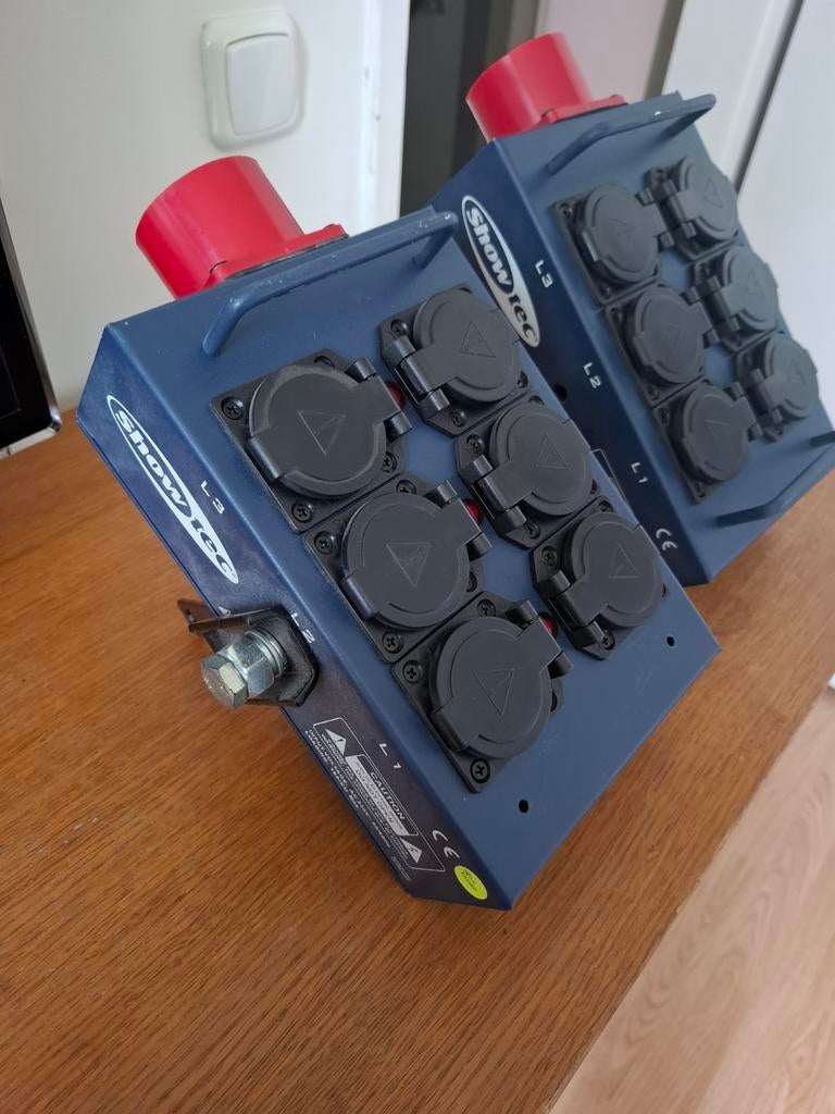 Showtec Krachtstroom Verdeelblok - 6x Schuko, Doe-het-zelf en Verbouw, Elektra en Kabels, Gebruikt, Stopcontact, Ophalen of Verzenden