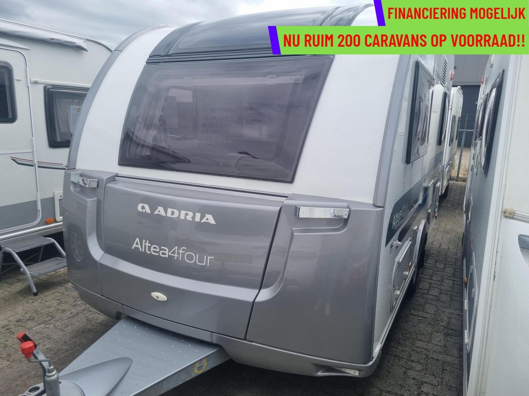 Adria ALTEA 4FOUR 362XH ENKELE BEDDEN + PANO DAK +EINDKEUKEN, Tot en met 2, Bedrijf, Adria, 5 tot 6 meter